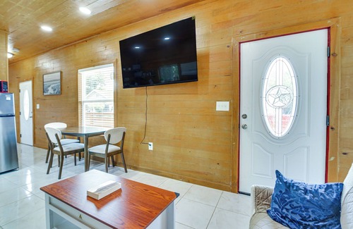 Brownsville Cabaña | 2 Mi to Family Attractions: Brownsville Cottage!