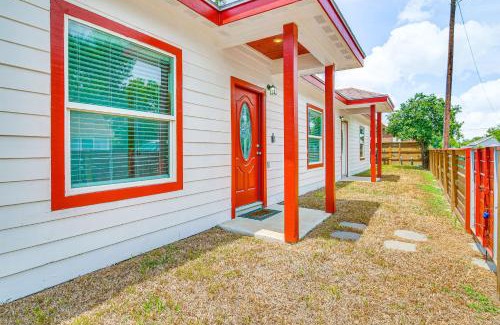 Brownsville Casa | 2 Mi to Family Attractions Brownsville Cottage!