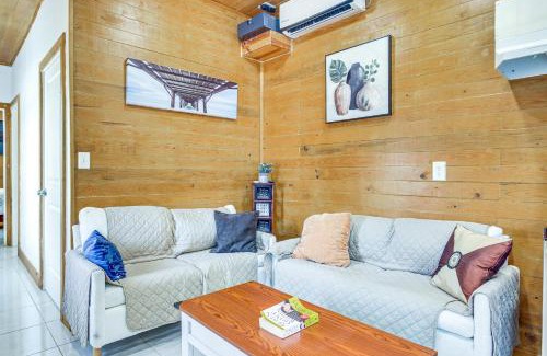 Brownsville Casa | 2 Mi to Family Attractions Brownsville Cottage!