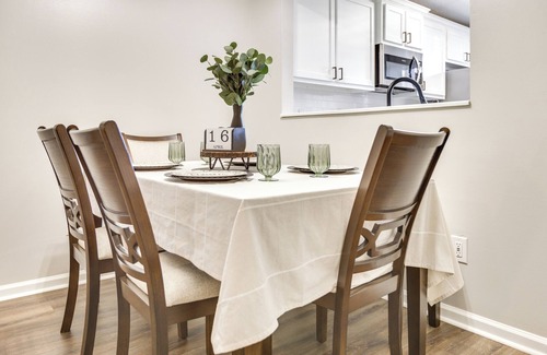 Hinesville Condominio | 2 Mi to Fort Stewart: Modern Hinesville Haven
