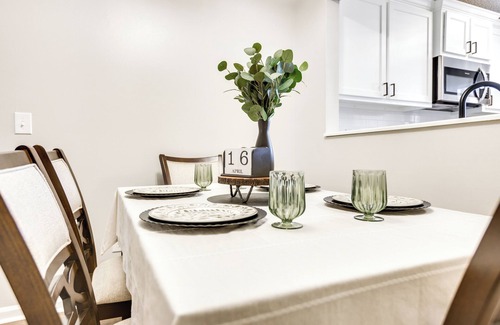 Hinesville Condominio | 2 Mi to Fort Stewart: Modern Hinesville Haven