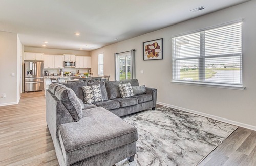 Carolina Forest Casa | 2 Mi to Golf: Myrtle Beach Home w/ Pool Access!