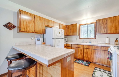 Volcano Casa | 2 Mi to Hawaii Volcanoes Nat'l Park: Tranquil Home