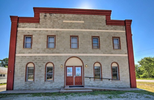 Eben Junction Apartamento | 2 Mi to Ice Caves: Pet-Friendly Eben Junction Apt