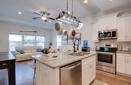 Montgomery Casa | 2 Mi to Lake Conroe Access: Home w/ Pool Table!