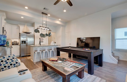Montgomery Casa | 2 Mi to Lake Conroe Access: Home w/ Pool Table!