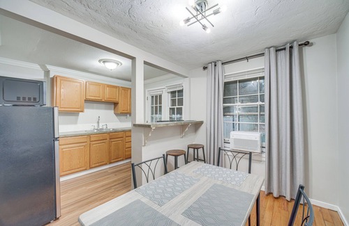 Euclid Casa | 2 Mi to Lake Erie: Home w/ Yard in Euclid!