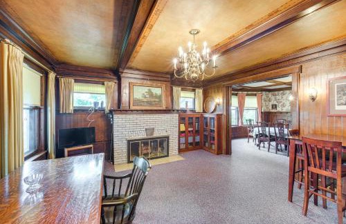 Erie Casa | 2 Mi to Lake Erie Spacious Retreat Near Cafes!
