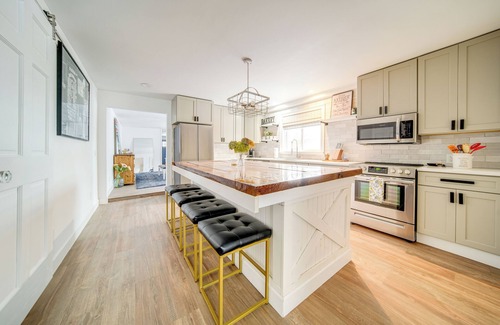 Westfield Casa | 2 Mi to Lake Erie: Westfield Retreat w/ Deck!