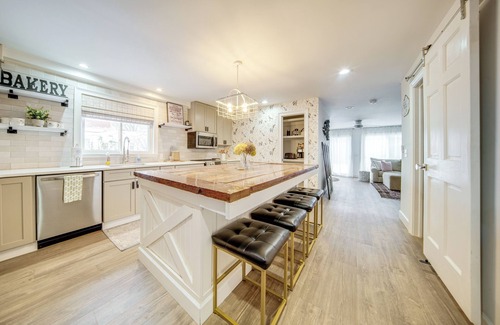 Westfield Casa | 2 Mi to Lake Erie: Westfield Retreat w/ Deck!