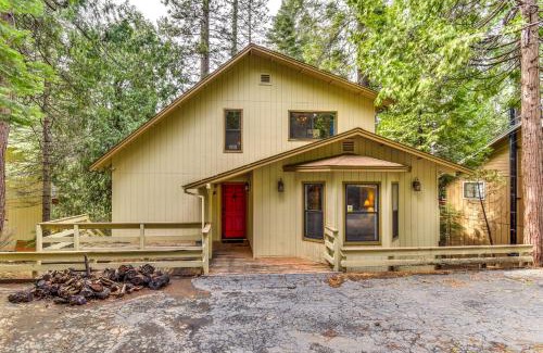 Mi-Wuk Village Casa | 2 Mi to Mi-Wuk Village Cabin with Large Deck