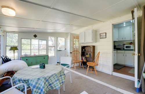 Yarnell Casa | 2 Mi to Mtn Biking Trails: Cozy Cottage w/ Sunroom