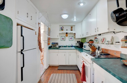 Yarnell Casa | 2 Mi to Mtn Biking Trails: Cozy Cottage w/ Sunroom