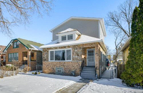 Evanston Casa | 2 Mi to Northwestern Updated Home with Game Room!