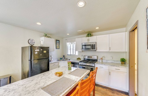 Eureka Casa | 2 Mi to Old Town: House w/ Grill in Eureka!