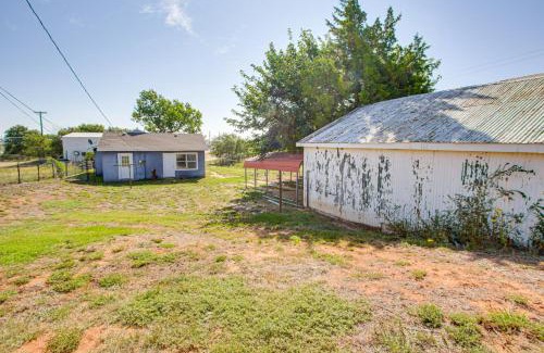 Borger Casa | 2 Mi to Phillips 66 Refinery Home with Yard