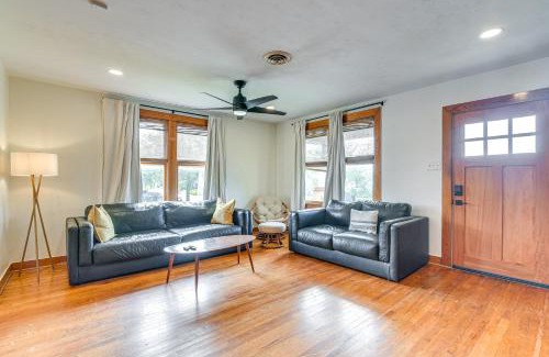 Galveston Casa | 2 Mi to Pleasure Pier Pet-Friendly Gem with Yard