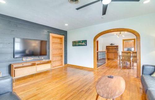 Galveston Casa | 2 Mi to Pleasure Pier Pet-Friendly Gem with Yard