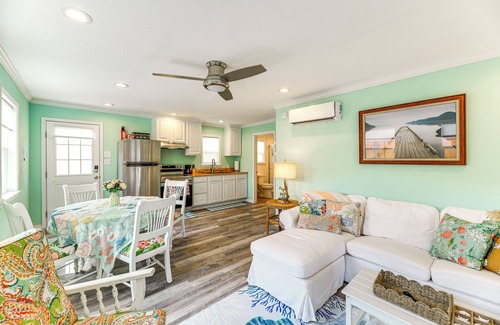 Rockport Cabaña | 2 Mi to Rockport Beach: Cozy Hideaway!
