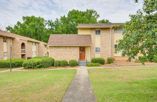 Orangeburg Casa | 2 Mi to SC State and Claflin Townhome with Patio!