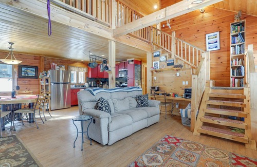 Casper Mountain Cabina | 2 Mi to Skiing: Casper Cabin w/ Mtn Views!