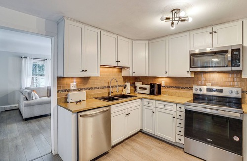 Waterbury Casa | 2 Mi to Town: Home w/Patio & Yard in Waterbury!
