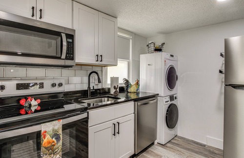Columbia Apartamento | 2 Mi to USC Campus: Peaceful Apartment w/ Yard