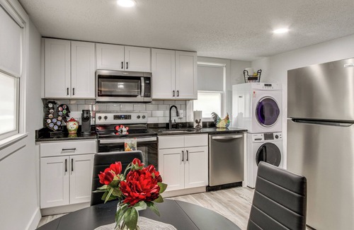 Columbia Apartamento | 2 Mi to USC Campus: Peaceful Apartment w/ Yard