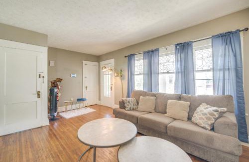 Old Brooklyn Apartamento | 2 Mi to Zoo Charming Apt with Balcony in Cleveland