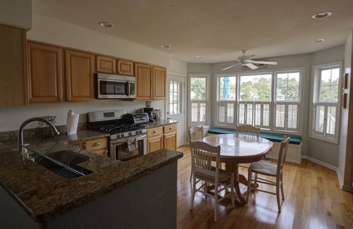 Savannah's Landing Casa | 2 Miles to Beach, Sleeps 8, 2 BR, 2 BA, with Community Pool, Tennis, Golf, & Other Free Activities