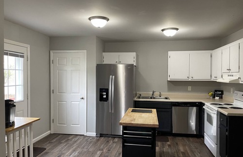 Clarksville Apartamento | 2 min from Fort Campbell, 2Bdrm, cul-de-sac