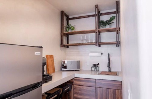 Moreno Valley Apartamento | 2 min From Hospitals & Lake - A Modern Bali Studio