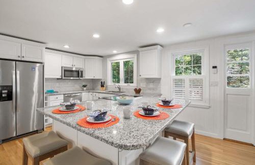 Dennis Casa | 2 Min to Mayflower Beach Dog Friendly