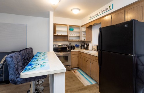 North Beach Casa | 2 min walk to Hollywood Beach w/King Bed-Pk incl