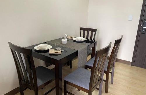 Tambo Casa | 2-min Walk to Okada Near AirportMOA wBalcony