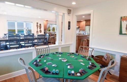 East Orleans Casa | 2 Min Walk to Private Beach & Boat Launch