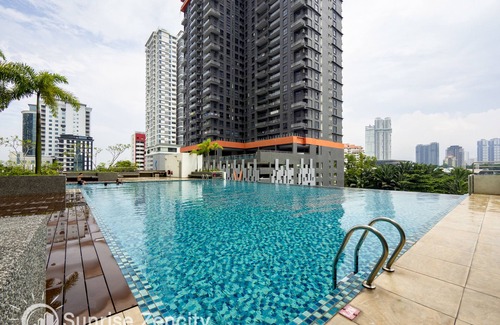 Central District Condominio | 2 minutos de viaje a R&F Mall & CIQ [Vista al mar del piso alto]