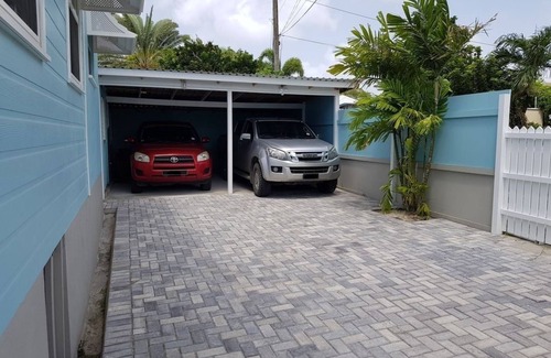 Rockley Apartamento | 2 minutos a pie de la playa, recientemente renovado, apartamento con 2 dormitorios y 2 baños # 1