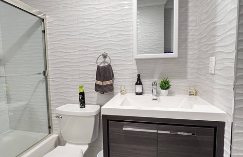 Brownsville Apartamento | 2 minutes from Subway! Family-sized apartment with Pets Allowed and FREE Parking