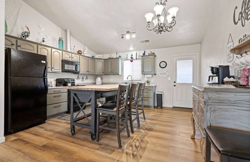 Crescent City Casa | 2 minutes to the beach!