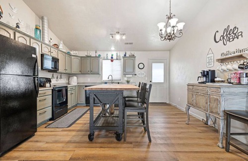 Crescent City Casa | 2 minutes to the beach!
