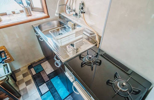 Chuo Apartamento | 2 minutes walk from Tamatsukuri Station on JR and Subway lines! Ideal for large families and large groups! 12 semi-double beds