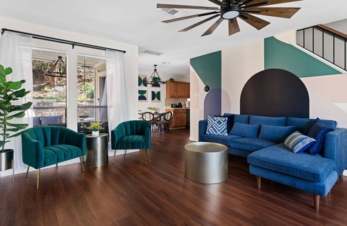 Highland Hills Casa | 2 Mirrored Units- Fire pits and grill, walk to Starbucks, HEB, restaurants