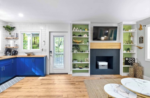 New Market Casa | 2 Modern Cabins: Hot Tub, Fire Pit, Grill, & Wifi!