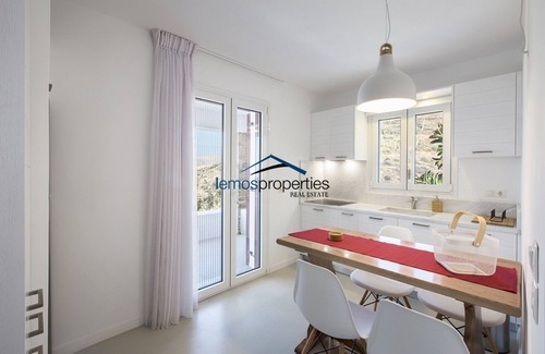 Koundouros Casa | 2 casas modernas con vista al mar y piscina, ideal para 2 familias o amigos
