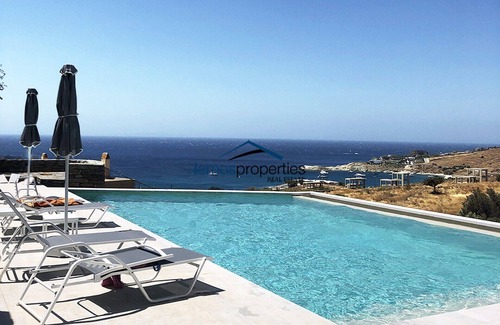 Koundouros Casa | 2 casas modernas con vista al mar y piscina, ideal para 2 familias o amigos