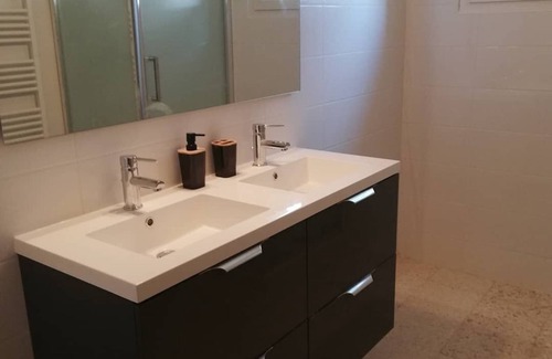 Chusclan Casa | 2 nuevos apartamentos en residencia en Orsan para 11 personas