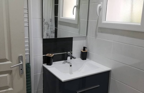 Chusclan Casa | 2 nuevos apartamentos en residencia en Orsan para 11 personas