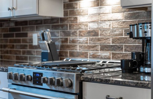 Eighth Avenue Casa | 2 New Designed Townhomes-10 Beds, PerfectforGroups