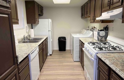 Las Vegas Apartamento | 2 or 3 Beds Walk to Strip MGM Casinos Shops Clubs